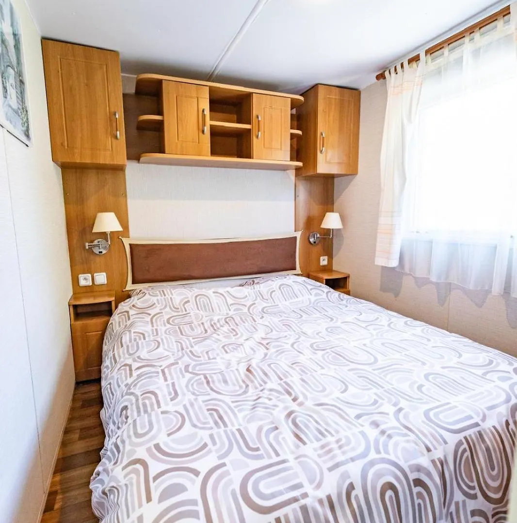 Oasis Village- 5 Etoiles Puget-sur Argens 0*,